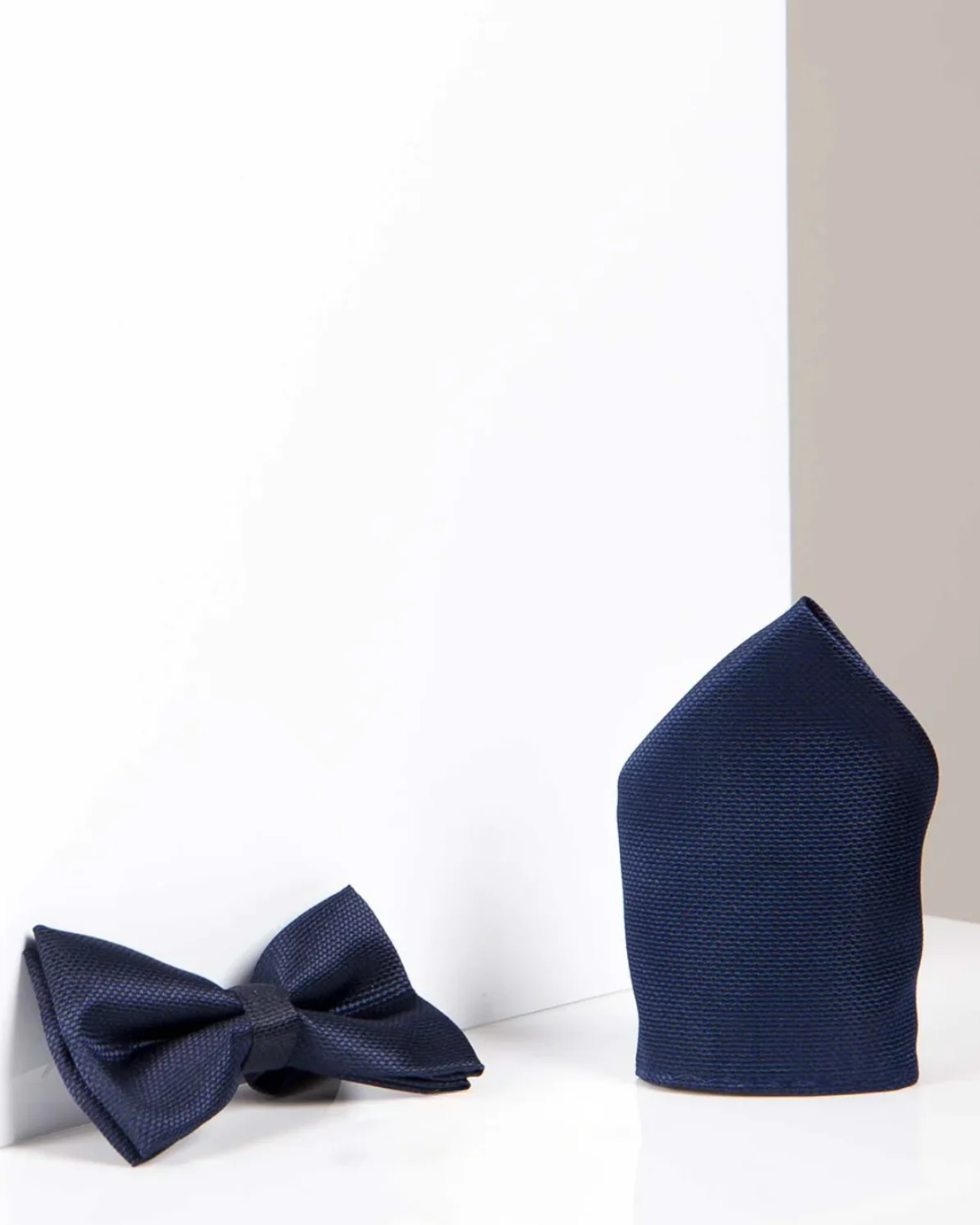 TIE AND POCKET SQUARE - TB17